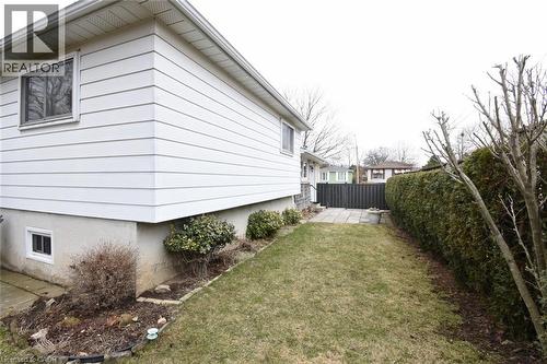 24 Grenoble Road, Hamilton, ON - Outdoor