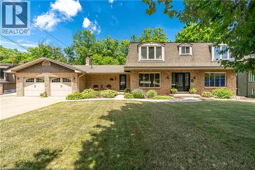 3 MAPLE Drive  Stoney Creek, ON L8G 3C1