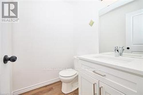 8 King Street, Fort Erie (Lakeshore), ON - Indoor Photo Showing Bathroom