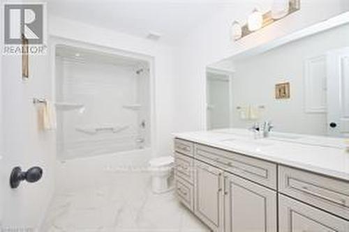 8 King Street, Fort Erie (Lakeshore), ON - Indoor Photo Showing Bathroom