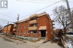 102 - 4692 CRYSLER AVENUE  Niagara Falls (Downtown), ON L2E 3V8