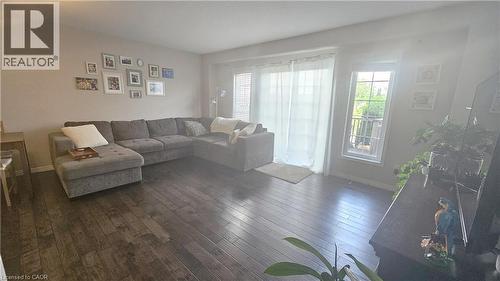 216 Featherstone Crescent, Kitchener, ON - Indoor Photo Showing Living Room