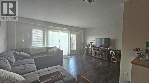 216 Featherstone Crescent, Kitchener, ON - Indoor Photo Showing Living Room