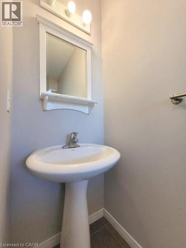 216 Featherstone Crescent, Kitchener, ON - Indoor Photo Showing Bathroom