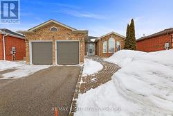 4 CARTER CRESCENT  Orillia, ON L3V 7S3