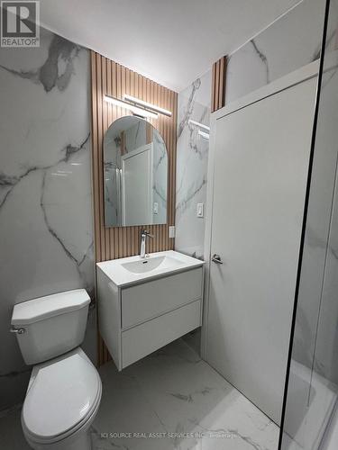 10 - 914 Mohawk Road E, Hamilton, ON - Indoor Photo Showing Bathroom