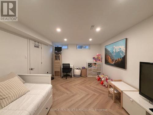 10 - 914 Mohawk Road E, Hamilton, ON - Indoor