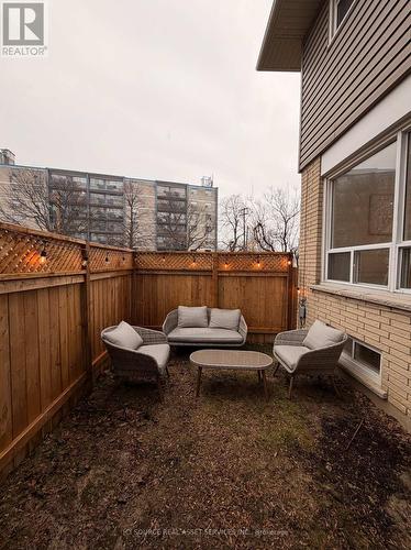 10 - 914 Mohawk Road E, Hamilton, ON - Outdoor