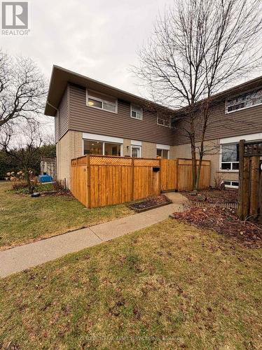 10 - 914 Mohawk Road E, Hamilton, ON - Outdoor