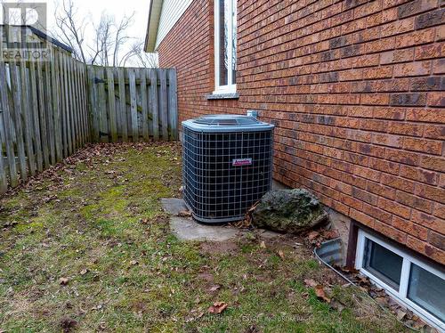 AC area - 41 Adel Drive E, St. Catharines (Carlton/Bunting), ON - Outdoor