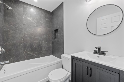 Salle de bains - 4866 Rue Drolet, Montréal (Le Plateau-Mont-Royal), QC - Indoor Photo Showing Bathroom