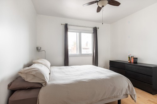 Master Bedroom - 201-7965 Rue St-Hubert, Montréal (Villeray/Saint-Michel/Parc-Extension), QC - Indoor Photo Showing Bedroom