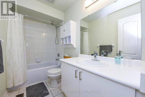 614 Lumberton Crescent, Mississauga, ON - Indoor Photo Showing Bathroom