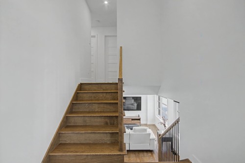 Staircase - 52 Boul. St-Luc, Saint-Jean-Sur-Richelieu, QC - Indoor Photo Showing Other Room