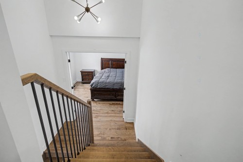 Staircase - 52 Boul. St-Luc, Saint-Jean-Sur-Richelieu, QC - Indoor Photo Showing Other Room