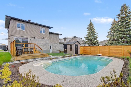 Pool - 52 Boul. St-Luc, Saint-Jean-Sur-Richelieu, QC - Outdoor With In Ground Pool With Backyard