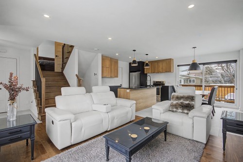 Living Room - 52 Boul. St-Luc, Saint-Jean-Sur-Richelieu, QC - Indoor Photo Showing Living Room