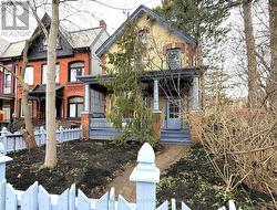 190 BRUNSWICK AVENUE  Toronto, ON M5S 2M5