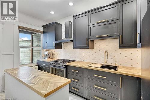 134 Sherman Avenue S, Hamilton, ON - Indoor Photo Showing Kitchen With Upgraded Kitchen