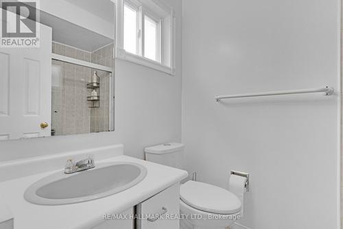 3310 Greenbelt Crescent, Mississauga, ON - Indoor Photo Showing Bathroom