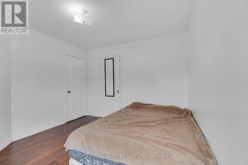 3310 Greenbelt Crescent, Mississauga, ON - Indoor Photo Showing Bedroom