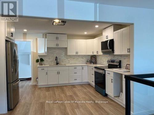 36 Ottawa Avenue, South River, ON - Indoor Photo Showing Kitchen