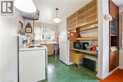 15 Granton Street, Hamilton, ON - Indoor Photo Showing Kitchen