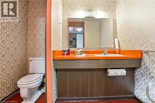 15 Granton Street, Hamilton, ON - Indoor Photo Showing Bathroom