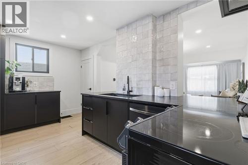 109 Grosvenor Avenue N, Hamilton, ON - Indoor Photo Showing Kitchen With Upgraded Kitchen