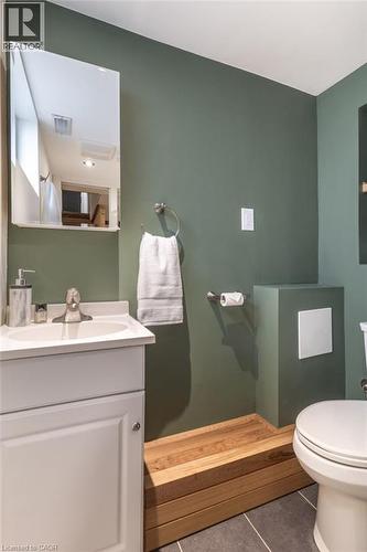 109 Grosvenor Avenue N, Hamilton, ON - Indoor Photo Showing Bathroom
