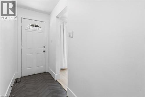 109 Grosvenor Avenue N, Hamilton, ON - Indoor Photo Showing Other Room