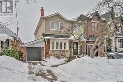8 FAIRSIDE AVENUE  Toronto, ON M4C 3G9