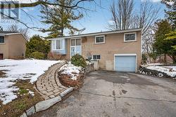 28 PEMBER PLACE  Kingston (Central City West), ON K7M 2P7