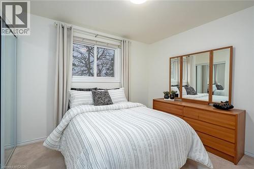 Bedroom featuring light carpet - 1278 Consort Crescent, Burlington, ON - Indoor Photo Showing Bedroom