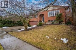 604 WHITE OAK Drive Cambridge, ON N1S 4J6