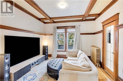 134 Sherman Avenue S, Hamilton, ON - Indoor Photo Showing Living Room