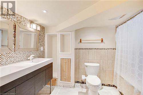 134 Sherman Avenue S, Hamilton, ON - Indoor Photo Showing Bathroom