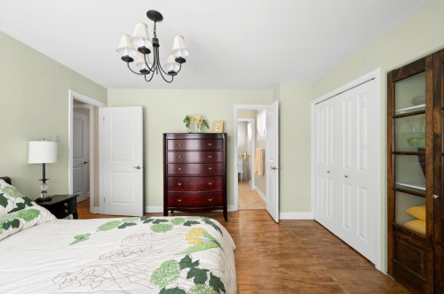 Chambre à coucher principale - 1 Av. De Champfleury, Estérel, QC - Indoor Photo Showing Bedroom