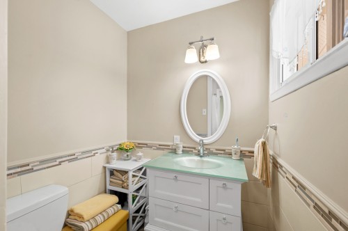 Salle de bains attenante à la CCP - 1 Av. De Champfleury, Estérel, QC - Indoor Photo Showing Bathroom