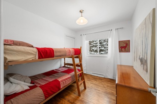 Chambre à coucher - 1 Av. De Champfleury, Estérel, QC - Indoor Photo Showing Bedroom
