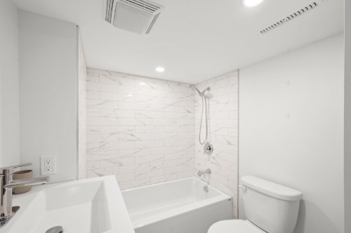 Salle de bains - 1 Av. De Champfleury, Estérel, QC - Indoor Photo Showing Bathroom