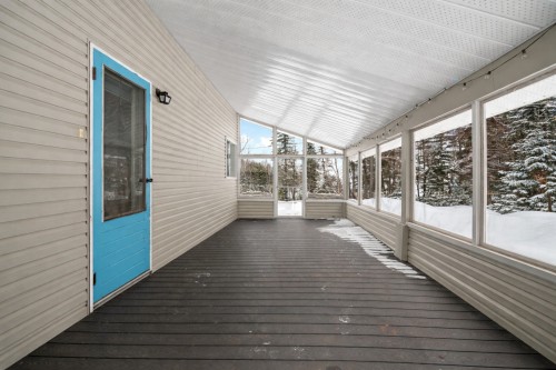 Véranda - 1 Av. De Champfleury, Estérel, QC -  With Exterior