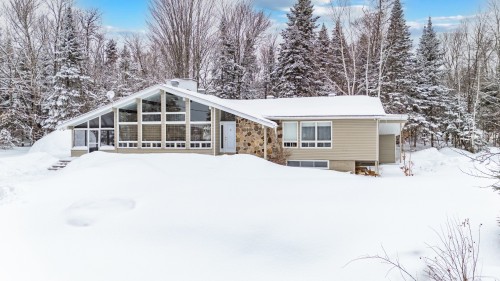 Façade - 1 Av. De Champfleury, Estérel, QC - Outdoor