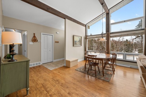 Salle à manger - 1 Av. De Champfleury, Estérel, QC - Indoor Photo Showing Other Room