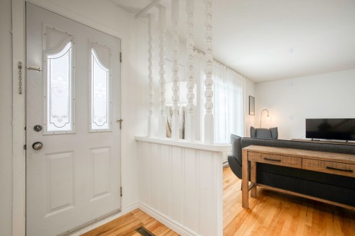 Hall d'entrée/Vestibule - 1191 Rue Dulude, Saint-Bruno-De-Montarville, QC - Indoor Photo Showing Other Room