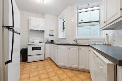 Cuisine - 52-900 Rue Sherbrooke O., Montréal (Ville-Marie), QC - Indoor Photo Showing Kitchen