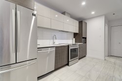 215-2001 Av. Beaconsfield Montréal (Côte-Des-Neiges/Notre-Dame-De-Grâce), QC H4A 2G5