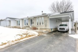 182 Rue Monseigneur-Comtois  Trois-Rivières, QC G8T 1X1