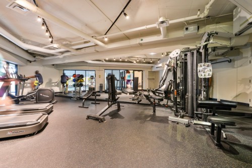 Exercise Room - 605-7501 Av. Mountain Sights, Montréal (Côte-Des-Neiges/Notre-Dame-De-Grâce), QC - Indoor Photo Showing Gym Room