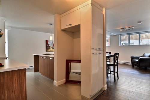 Cuisine - 562 Rue Le Royer, Saint-Lambert, QC - Indoor